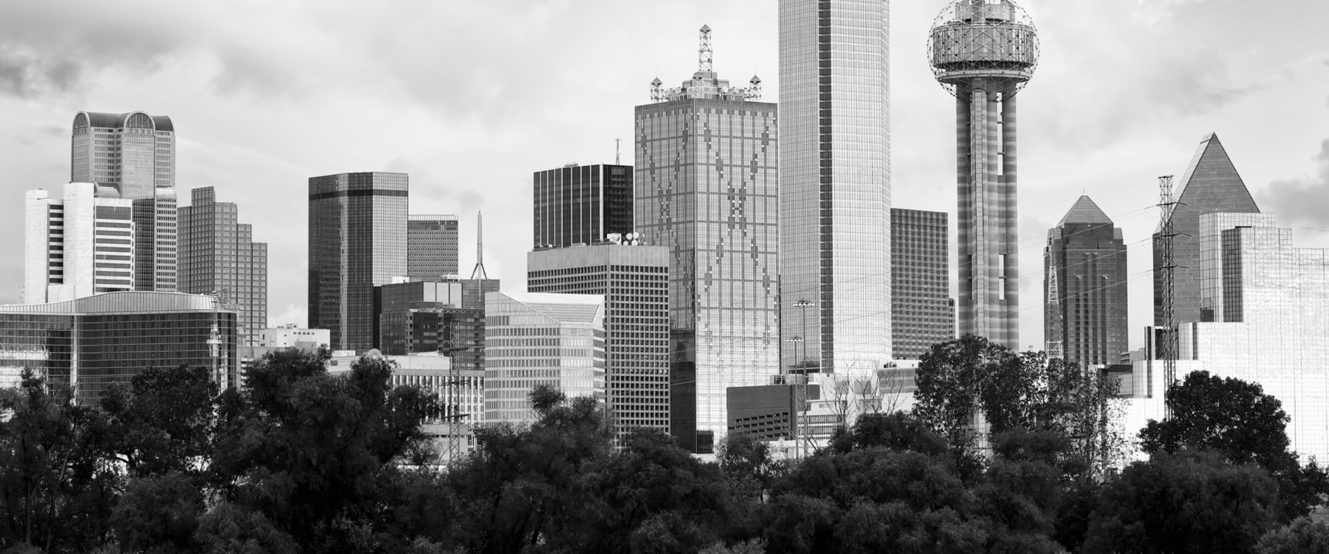 Mastering the Art of Leaving Reviews for Dallas Businesses